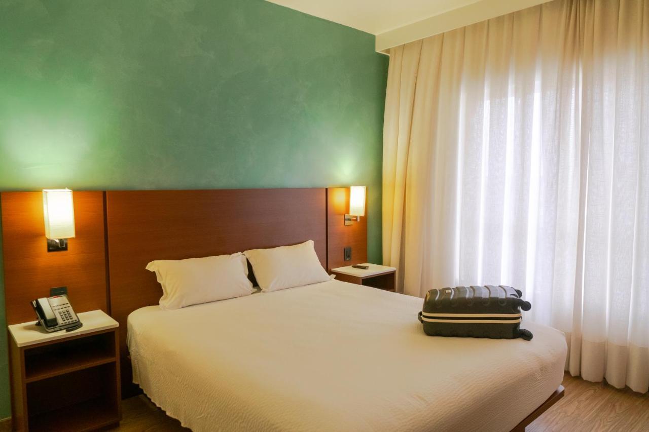 Готель Ibis Styles Curitiba Aeroporto Сан-Жозе-дус-Піняйс Екстер'єр фото